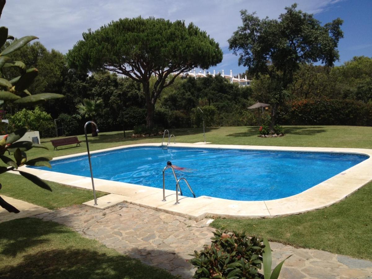 Beautiful Holiday Apartment 2 Bedroom Beach And Pool Malaga Marbella Calahonda Royale Mijas Costa Spain Dış mekan fotoğraf