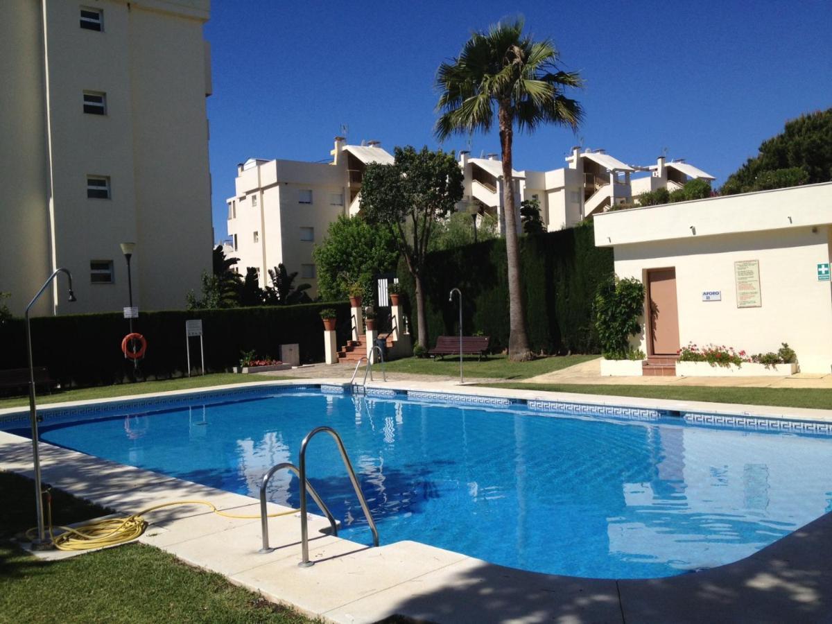 Beautiful Holiday Apartment 2 Bedroom Beach And Pool Malaga Marbella Calahonda Royale Mijas Costa Spain Dış mekan fotoğraf