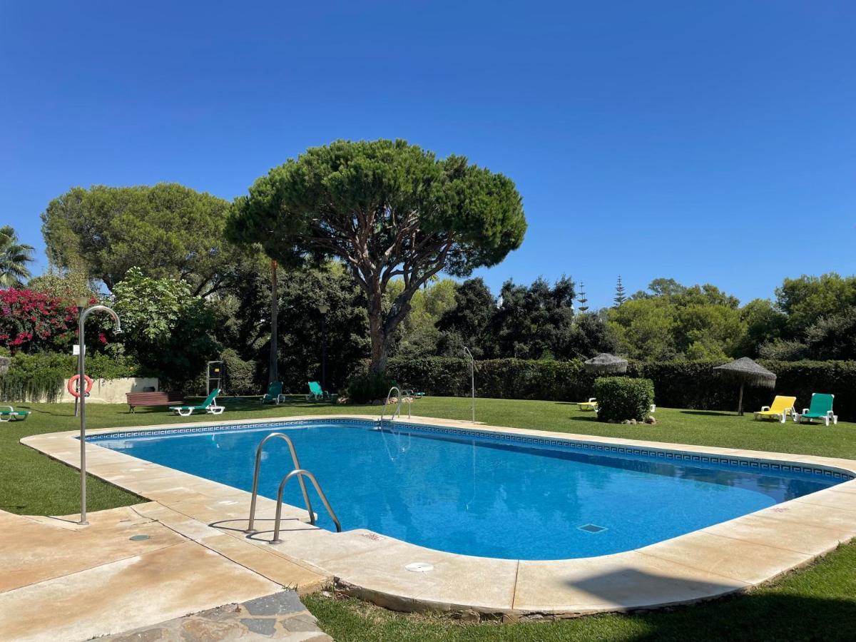Beautiful Holiday Apartment 2 Bedroom Beach And Pool Malaga Marbella Calahonda Royale Mijas Costa Spain Dış mekan fotoğraf