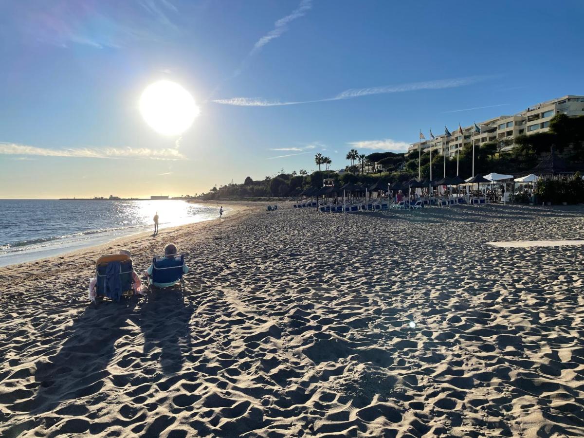 Beautiful Holiday Apartment 2 Bedroom Beach And Pool Malaga Marbella Calahonda Royale Mijas Costa Spain Dış mekan fotoğraf