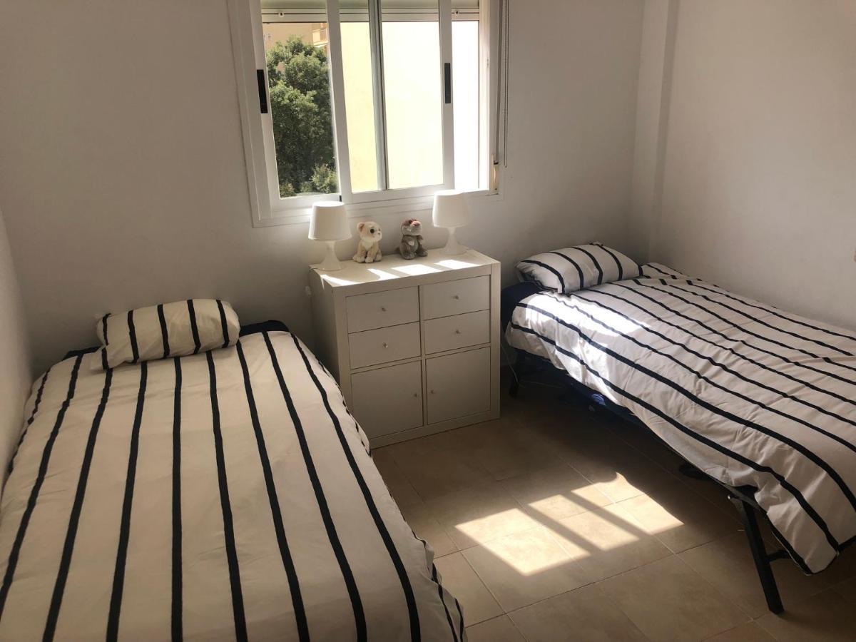 Beautiful Holiday Apartment 2 Bedroom Beach And Pool Malaga Marbella Calahonda Royale Mijas Costa Spain Dış mekan fotoğraf